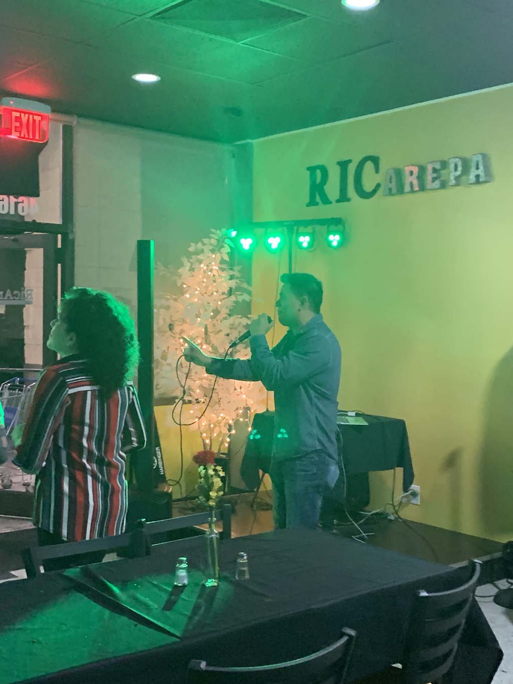 RicArepa Xpress | restaurant | 4616 4000 W suite D, West Valley City, UT 84120, USA | 8019669393 OR +1 801-966-9393