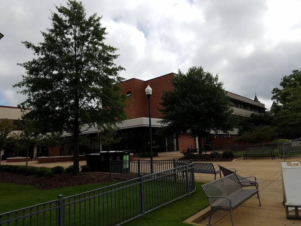 Chicken Salad Chick | restaurant | 1310 Wilmore Dr, Auburn, AL 36849, USA | 3344599125 OR +1 334-459-9125