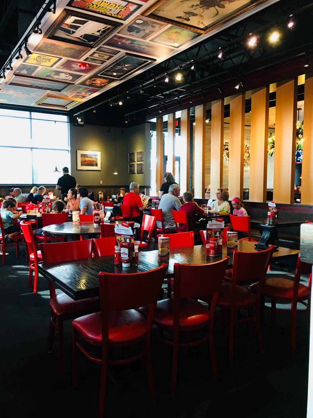 Red Robin Gourmet Burgers and Brews | restaurant | 1762 Galleria Blvd, Franklin, TN 37067, USA | 6154650820 OR +1 615-465-0820