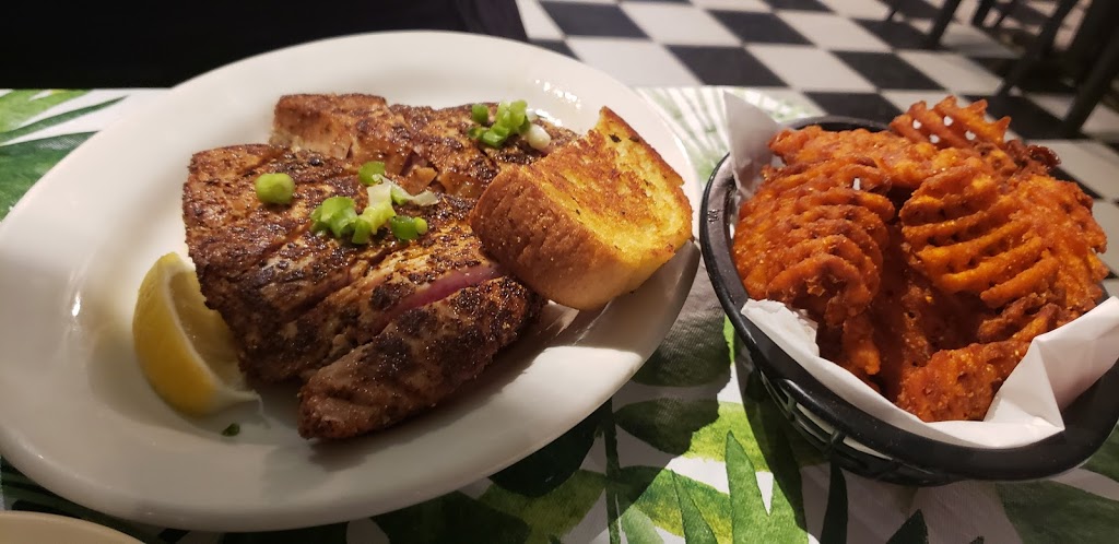 Captn Snappers | restaurant | 698 Lemoyne Dr, Dauphin Island, AL 36528, USA | 2518618300 OR +1 251-861-8300