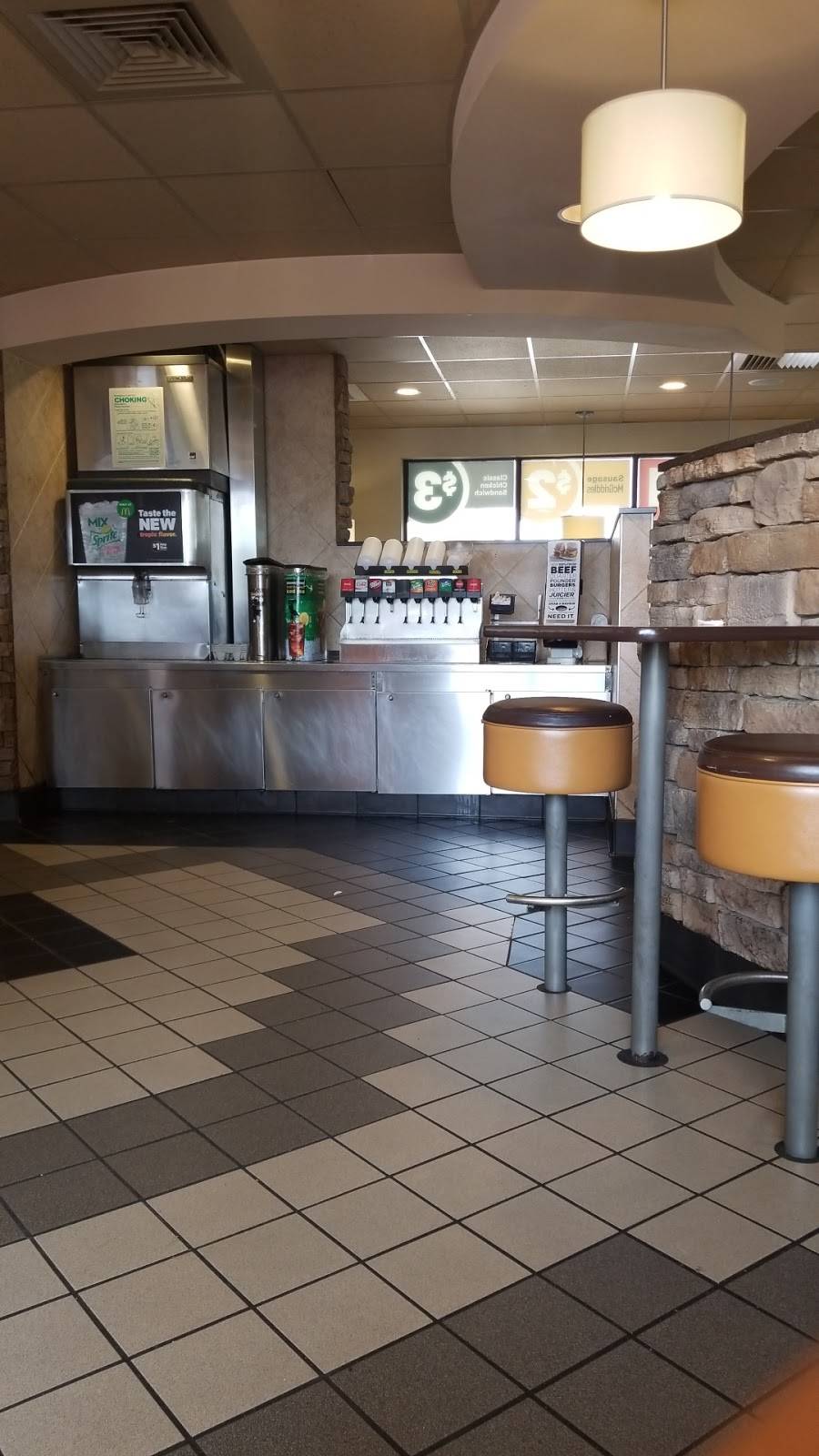 McDonalds | cafe | 3825 GA-138, Stockbridge, GA 30281, USA | 7703894431 OR +1 770-389-4431