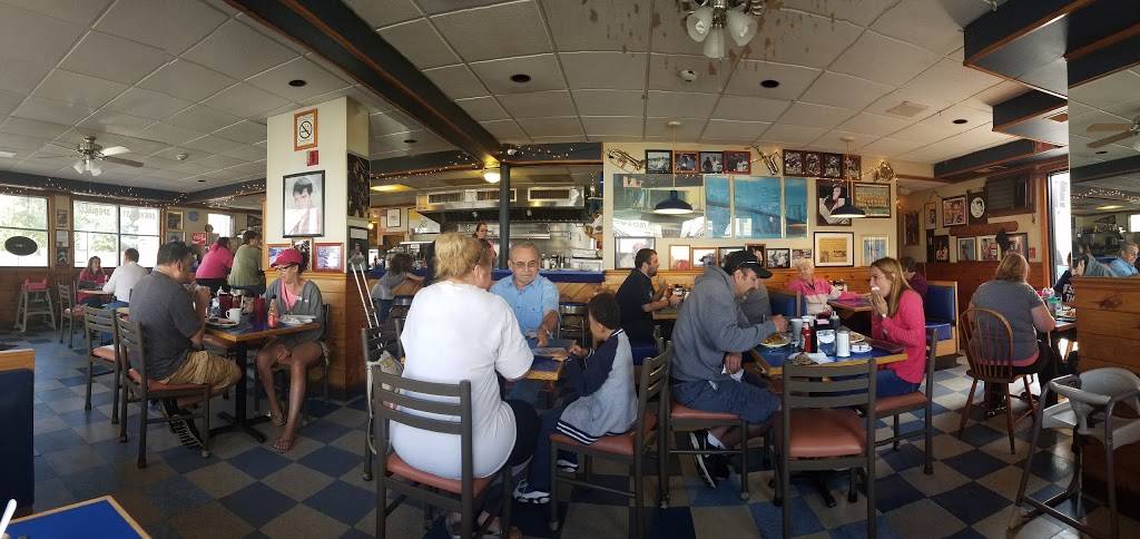Dons Luncheonette | restaurant | 169 Benefit St, Pawtucket, RI 02861, USA | 4017252530 OR +1 401-725-2530