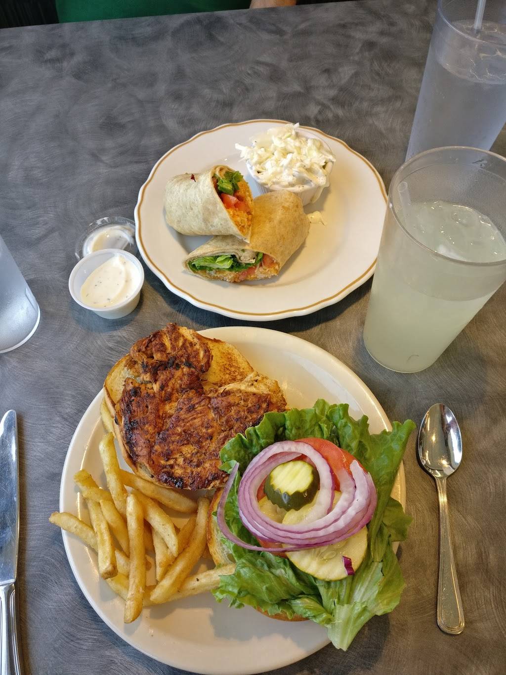 Blackerbys Hangar 5 Restaurant and First Class Catering | restaurant | 4770 Ray Boll Blvd Ste 3, Columbus, IN 47203, USA | 8123784010 OR +1 812-378-4010