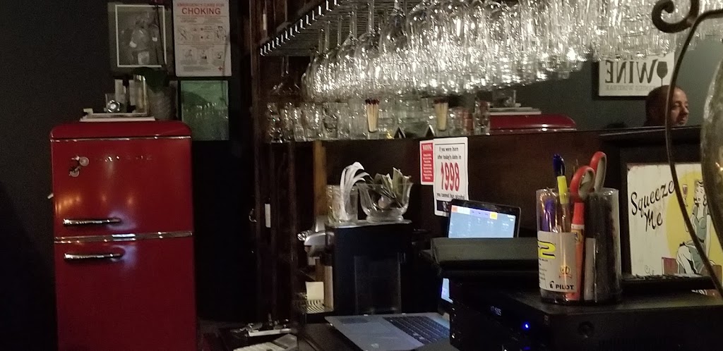 Ernie’s Wine Bar + EATS | restaurant | 7 Pondfield Rd, Bronxville, NY 10708, USA | 9146527859 OR +1 914-652-7859