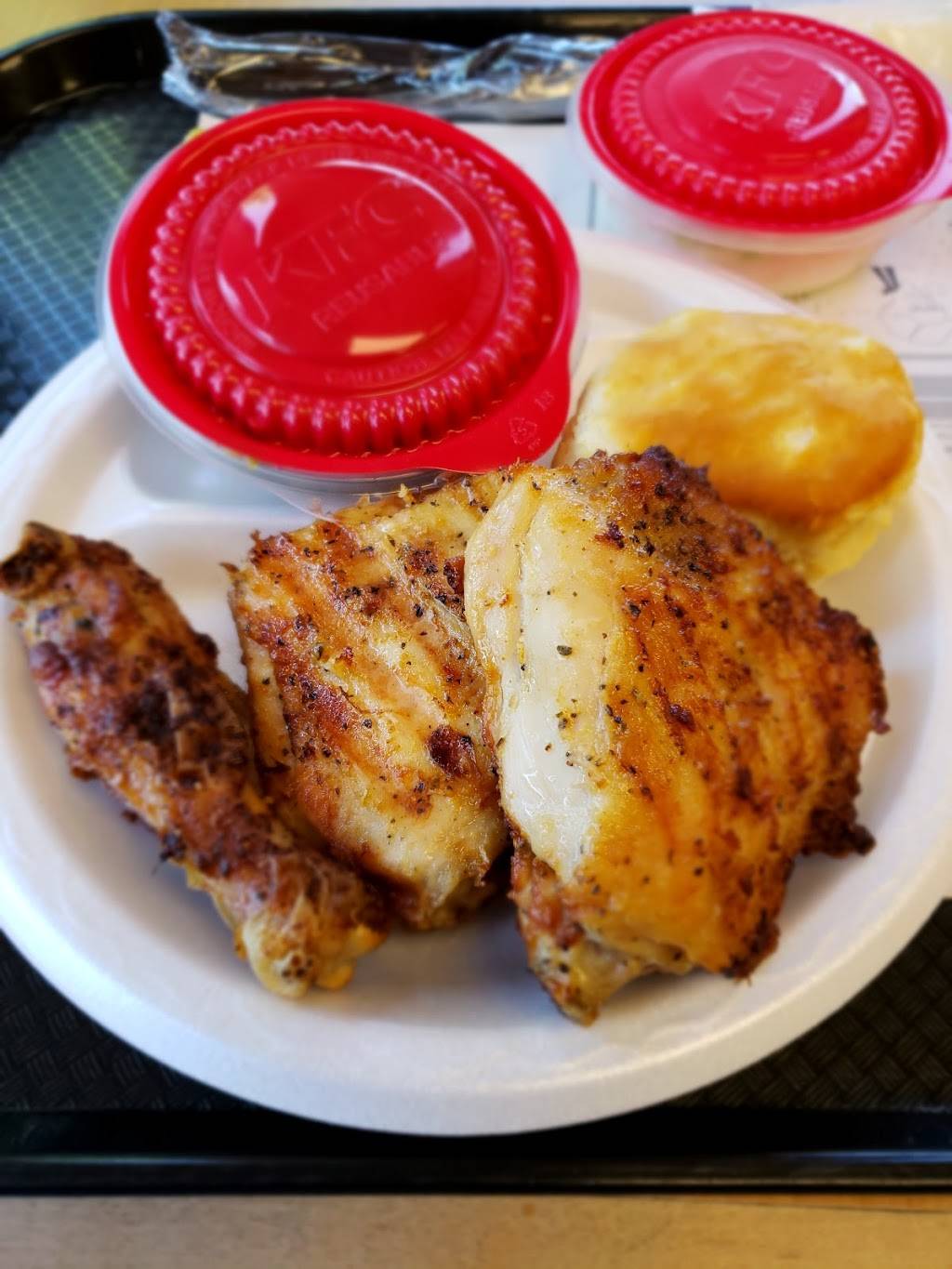 KFC | restaurant | 1345 S Main St, Santa Ana, CA 92707, USA | 7145424771 OR +1 714-542-4771