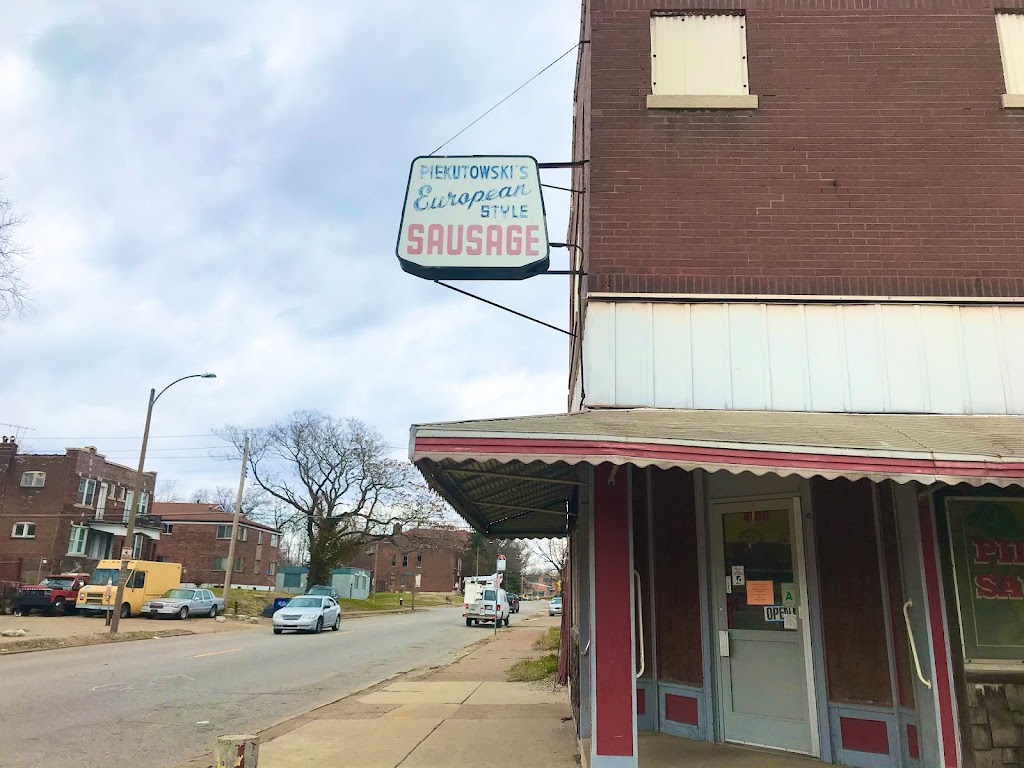 Piekutowskis Distributors | restaurant | 4100 N Florissant Ave, St. Louis, MO 63107, USA | 3145346256 OR +1 314-534-6256