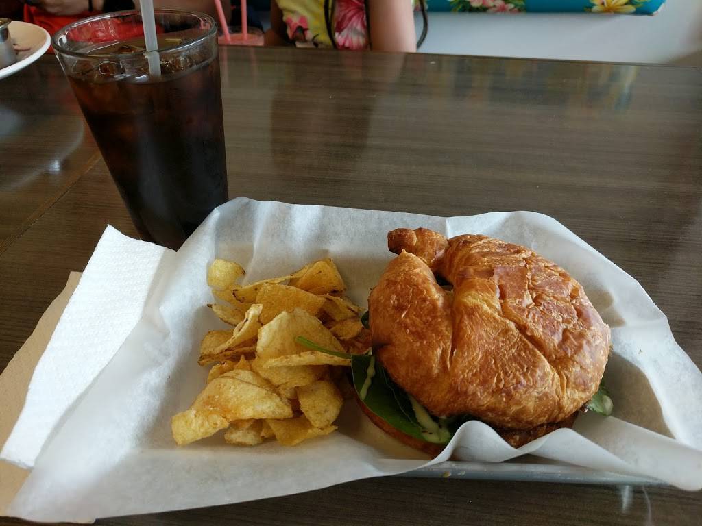 Hawaiian Island Cafe | restaurant | 41-1537 Kalanianaʻole Hwy, Waimanalo, HI 96795, USA | 8083124006 OR +1 808-312-4006