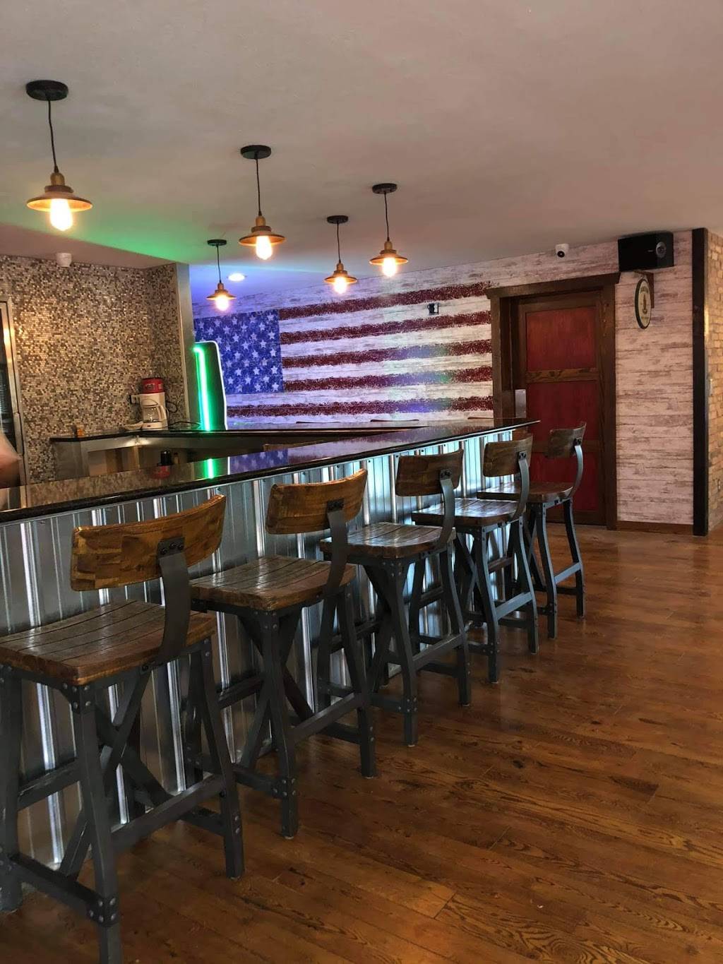 Hog Wild BBQ & Smokehouse | restaurant | 10688 US-53, Solon Springs, WI 54873, USA | 7153782020 OR +1 715-378-2020