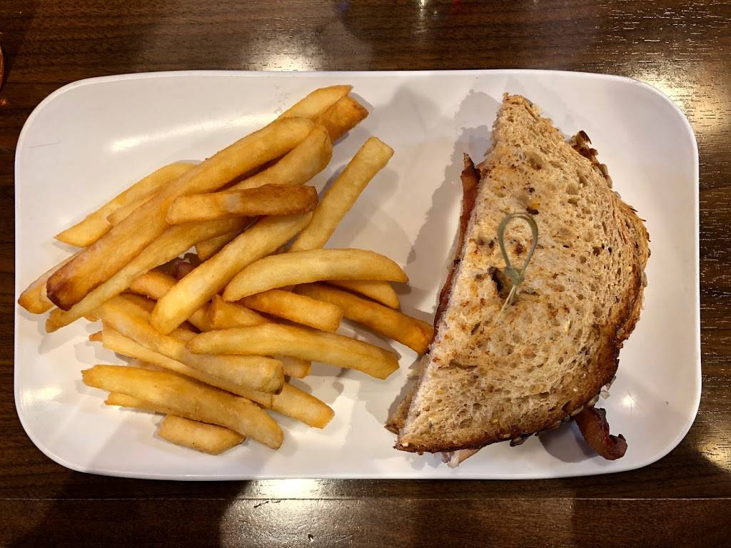 American Tap Room | restaurant | 44825 Delta Rd, Chantilly, VA 20151, USA | 7035725992 OR +1 703-572-5992