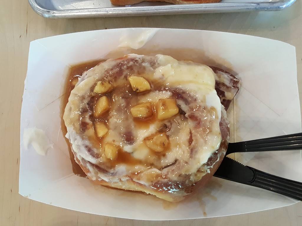 The Devine Cinnamon Roll Deli | restaurant | 2617 Devine St, Columbia, SC 29223, USA | 8034654947 OR +1 803-465-4947