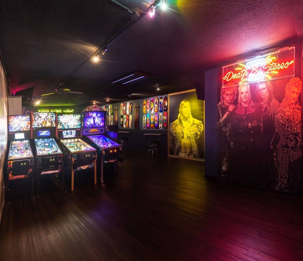 Retro Junkie | night club | 2112 N Main St, Walnut Creek, CA 94596, USA | 9259384140 OR +1 925-938-4140