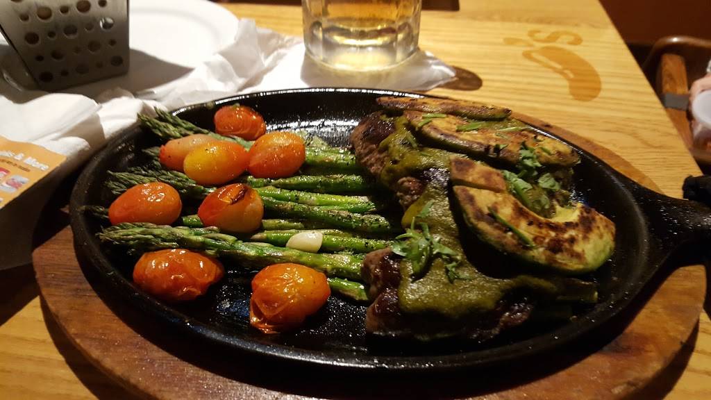 Chilis Grill & Bar | restaurant | 6121 Westheimer Rd, Houston, TX 77057, USA | 8322510454 OR +1 832-251-0454