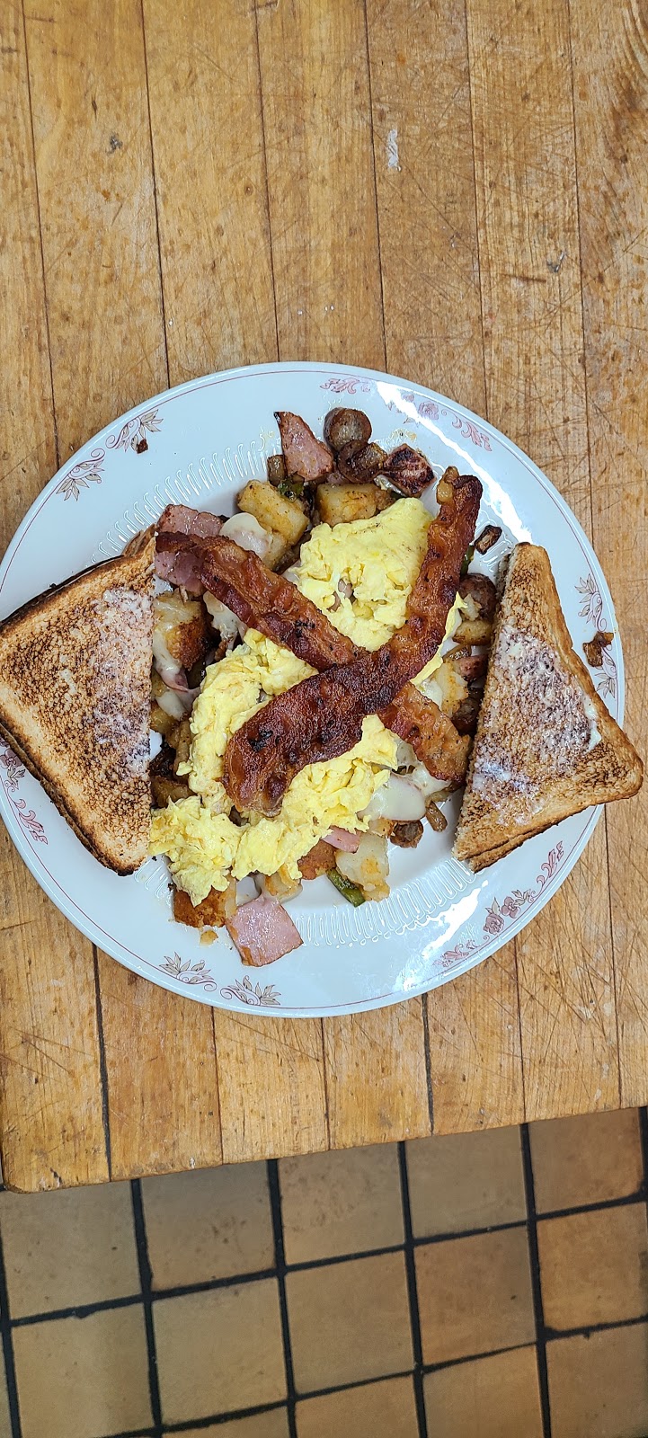 Driscolls | restaurant | 122 Main St, East Rochester, NY 14445, USA | 5853489757 OR +1 585-348-9757