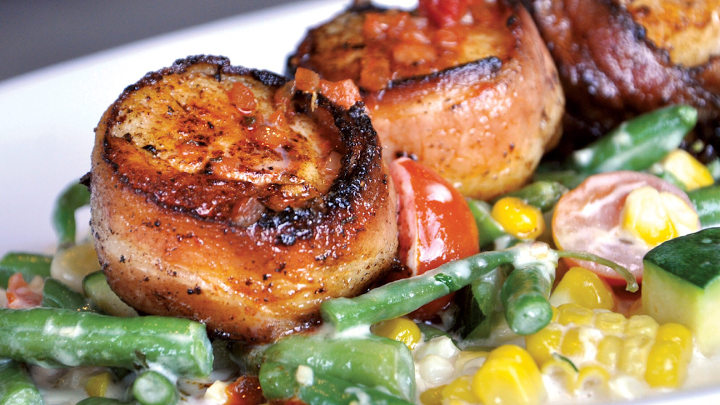 The Black Whale Kitchen and Bar | restaurant | 106 MacArthur Dr, New Bedford, MA 02740, USA | 5089907100 OR +1 508-990-7100