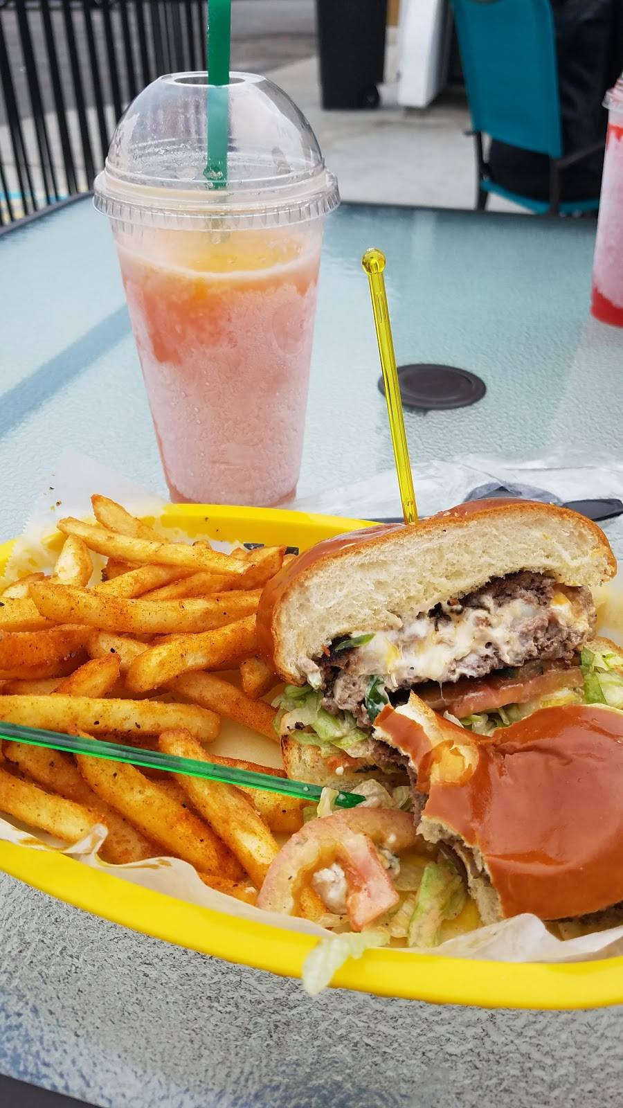 Prime Daiquiri | restaurant | 8150 Southwest Fwy F, Houston, TX 77074, USA | 8329040014 OR +1 832-904-0014