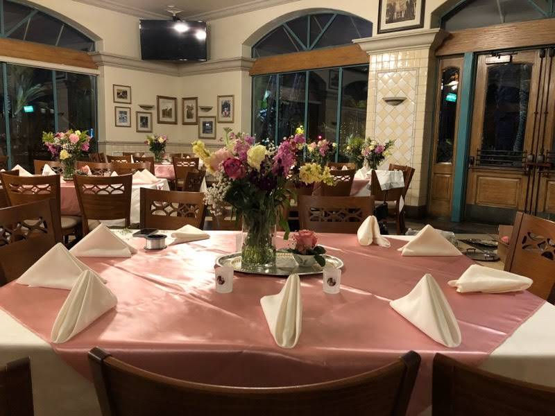 Geezers | restaurant | 12120 Telegraph Rd, Santa Fe Springs, CA 90670, USA | 5629463605 OR +1 562-946-3605