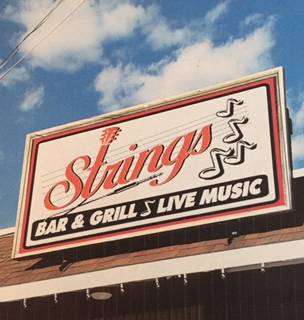 Strings Bar & Grill | restaurant | 183 George Waterman Rd, Johnston, RI 02919, USA | 4012339300 OR +1 401-233-9300