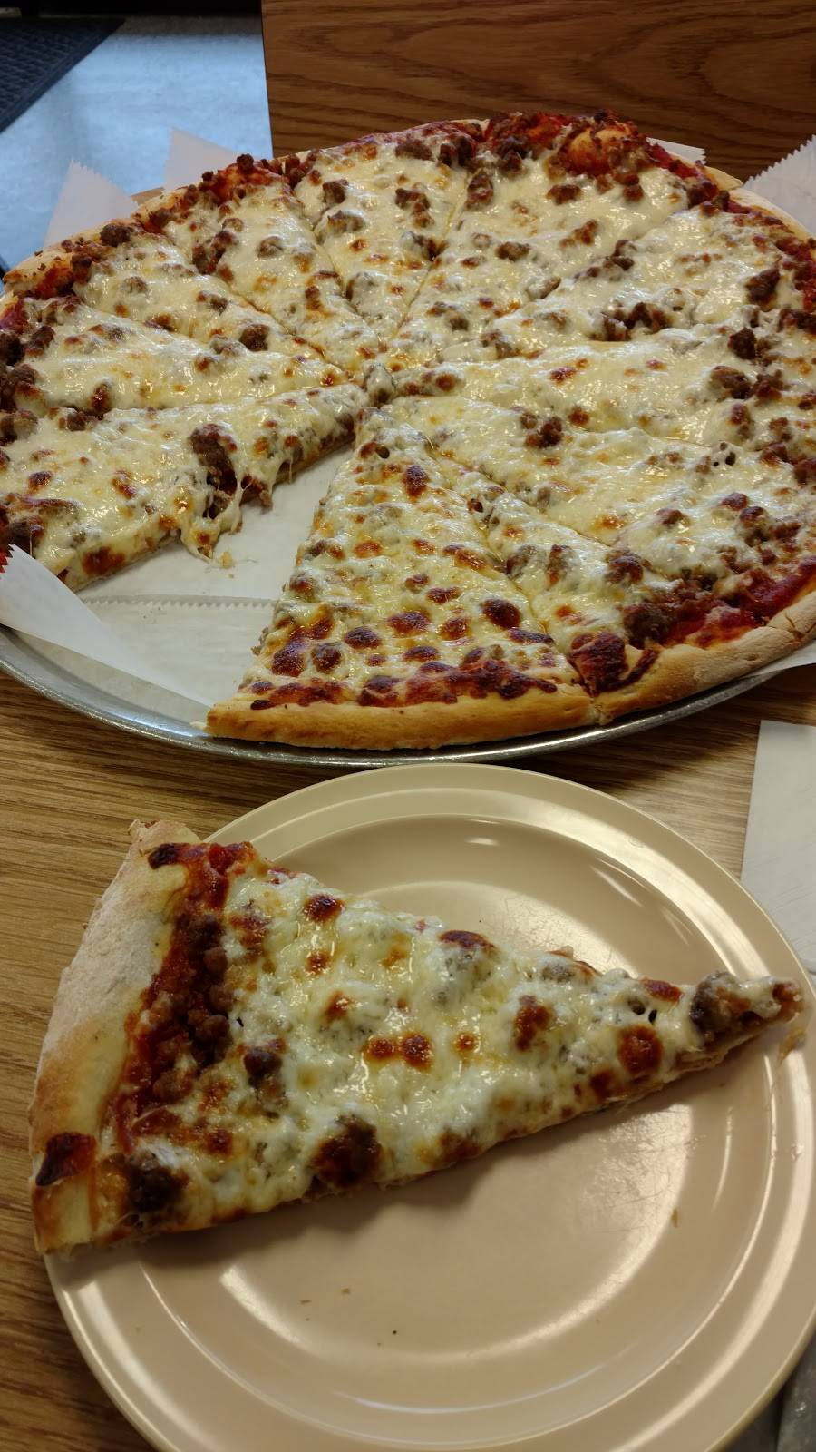 Pizza Counter | meal delivery | 225 W Broadway, Council Bluffs, IA 51503, USA | 7123237245 OR +1 712-323-7245