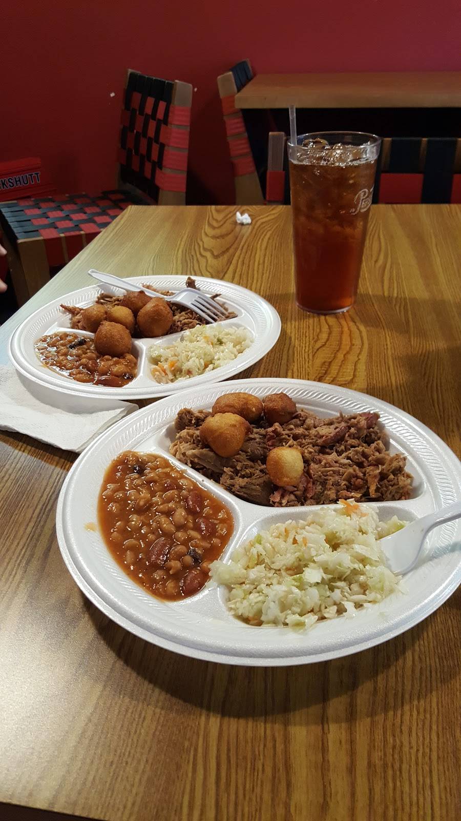 Rocking Pig BBQ Bakery & Catering | bakery | 103 W Dr M L King Jr Dr, Maxton, NC 28364, USA | 9108441093 OR +1 910-844-1093