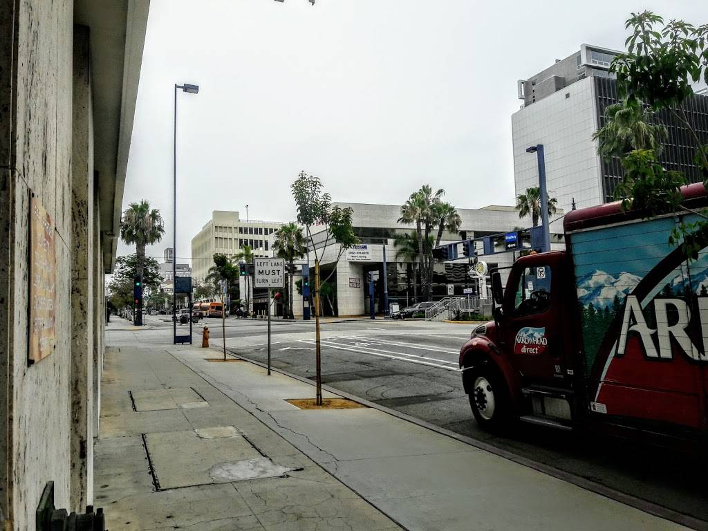 dollys | restaurant | 235 E Broadway, Long Beach, CA 90802, USA | 5624359400 OR +1 562-435-9400