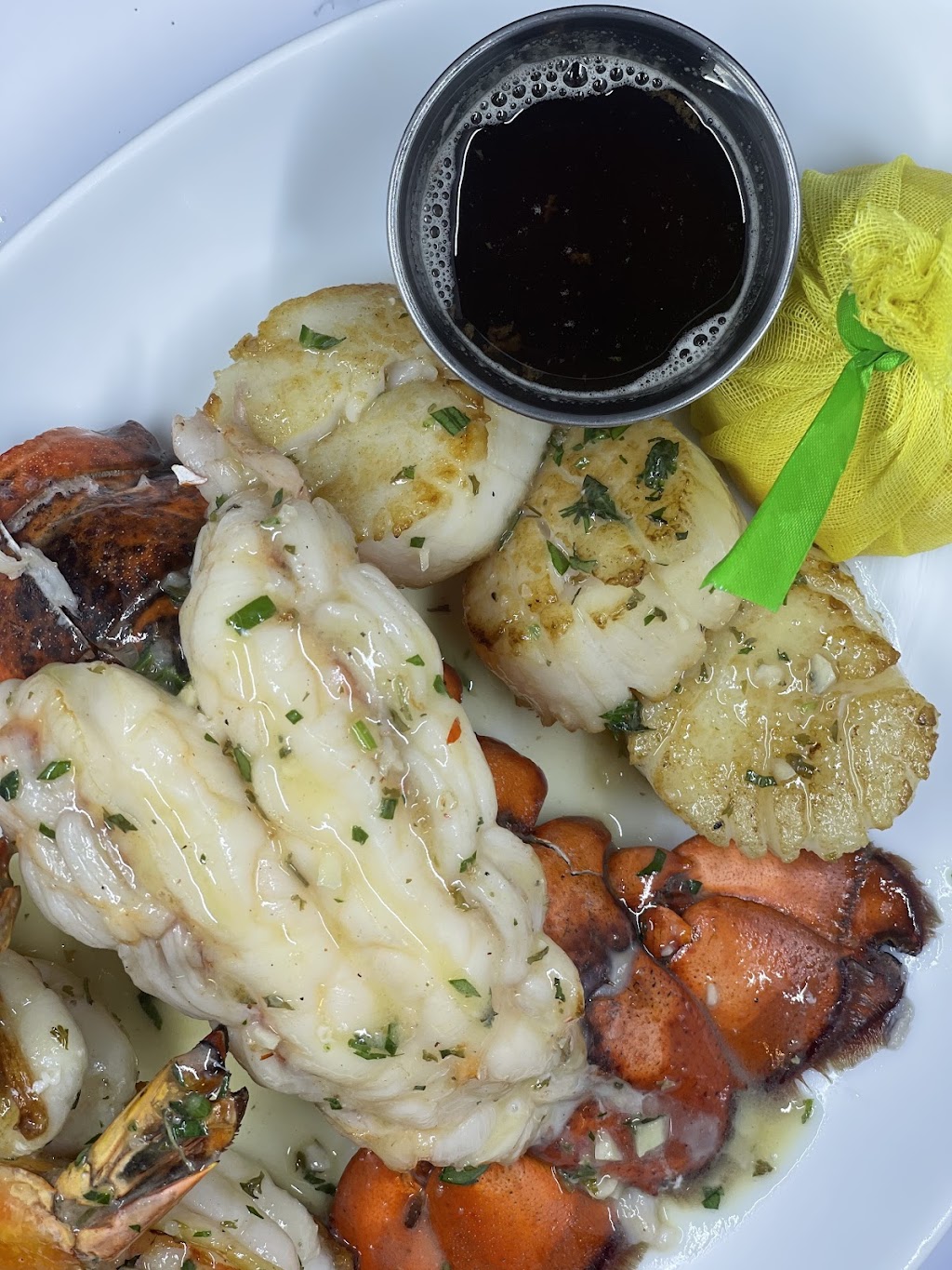 Diamond Hook Restaurant | restaurant | 1450 W Webster Ave, Chicago, IL 60614, USA | 7736879057 OR +1 773-687-9057