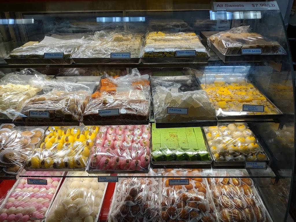 New India Sweets & Restaurant | restaurant | 1201 Britannia Rd W, Mississauga, ON L5V 1N2, Canada | 9058141730 OR +1 905-814-1730