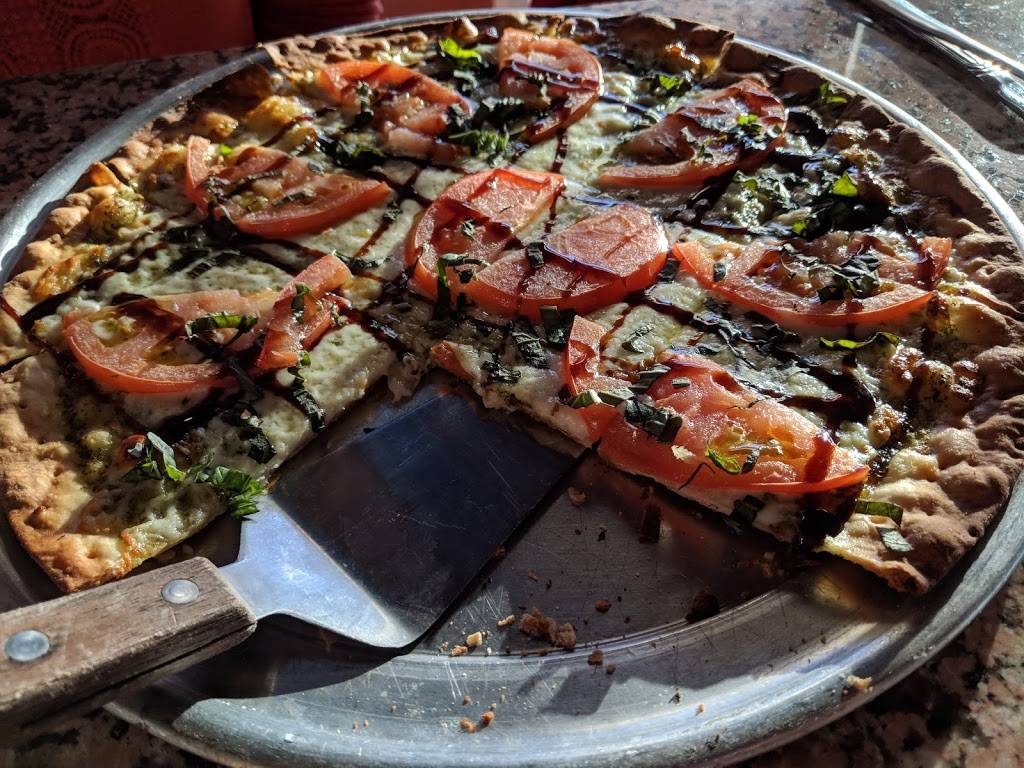 The Horseshoe Grill | restaurant | 28682 W Northwest Hwy, Lake Barrington, IL 60010, USA | 8473815530 OR +1 847-381-5530