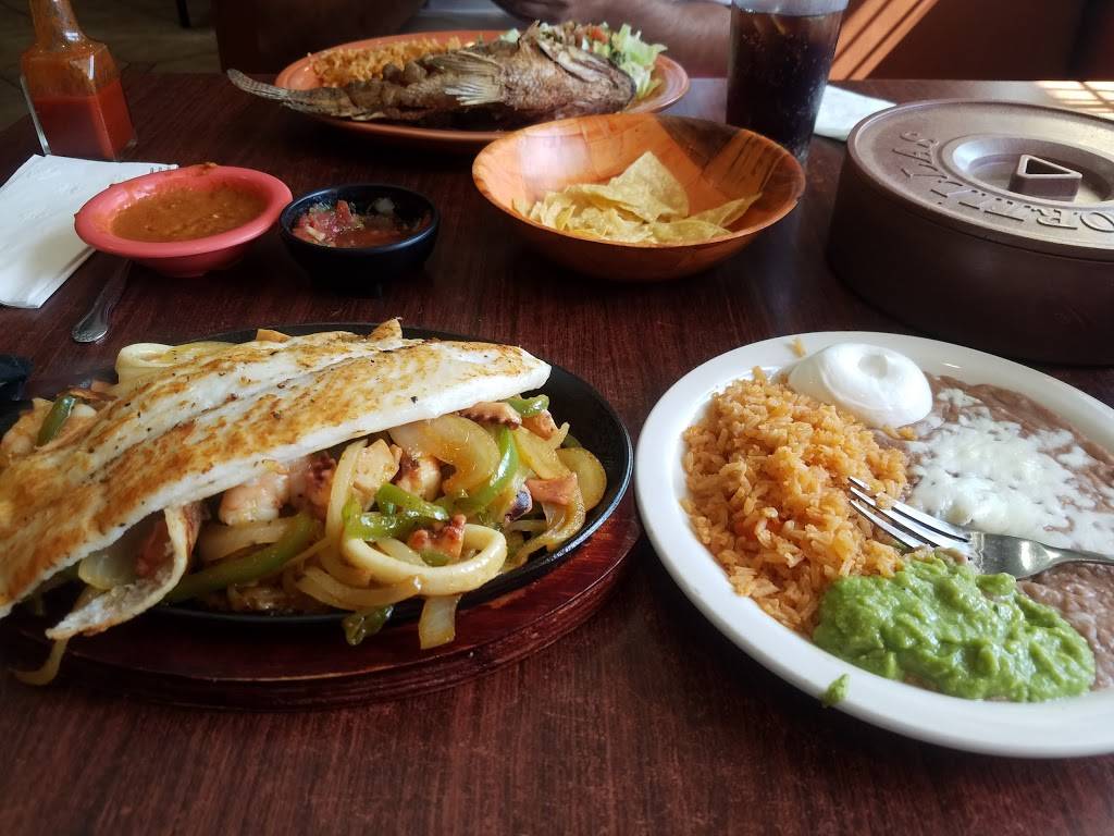 7 Mares Grill | restaurant | 200 W Cypress Rd, Oakley, CA 94561, USA | 9256793795 OR +1 925-679-3795