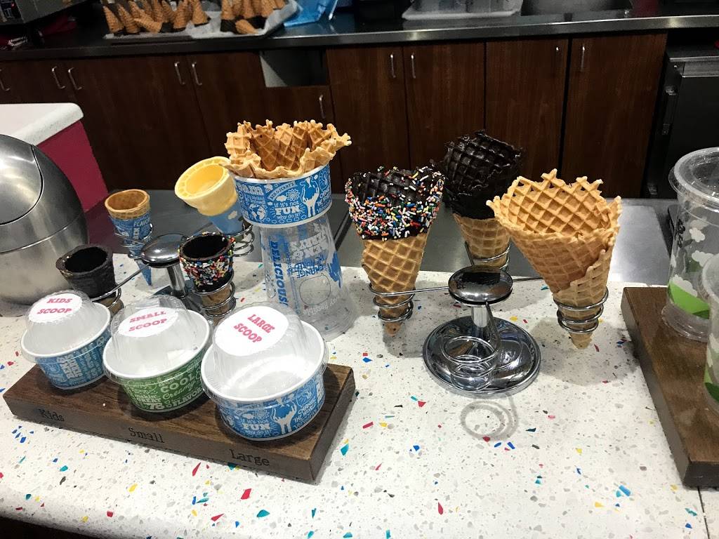 Ben & Jerry’s | bakery | 372A St Armands Cir, Sarasota, FL 34236, USA | 9413885226 OR +1 941-388-5226