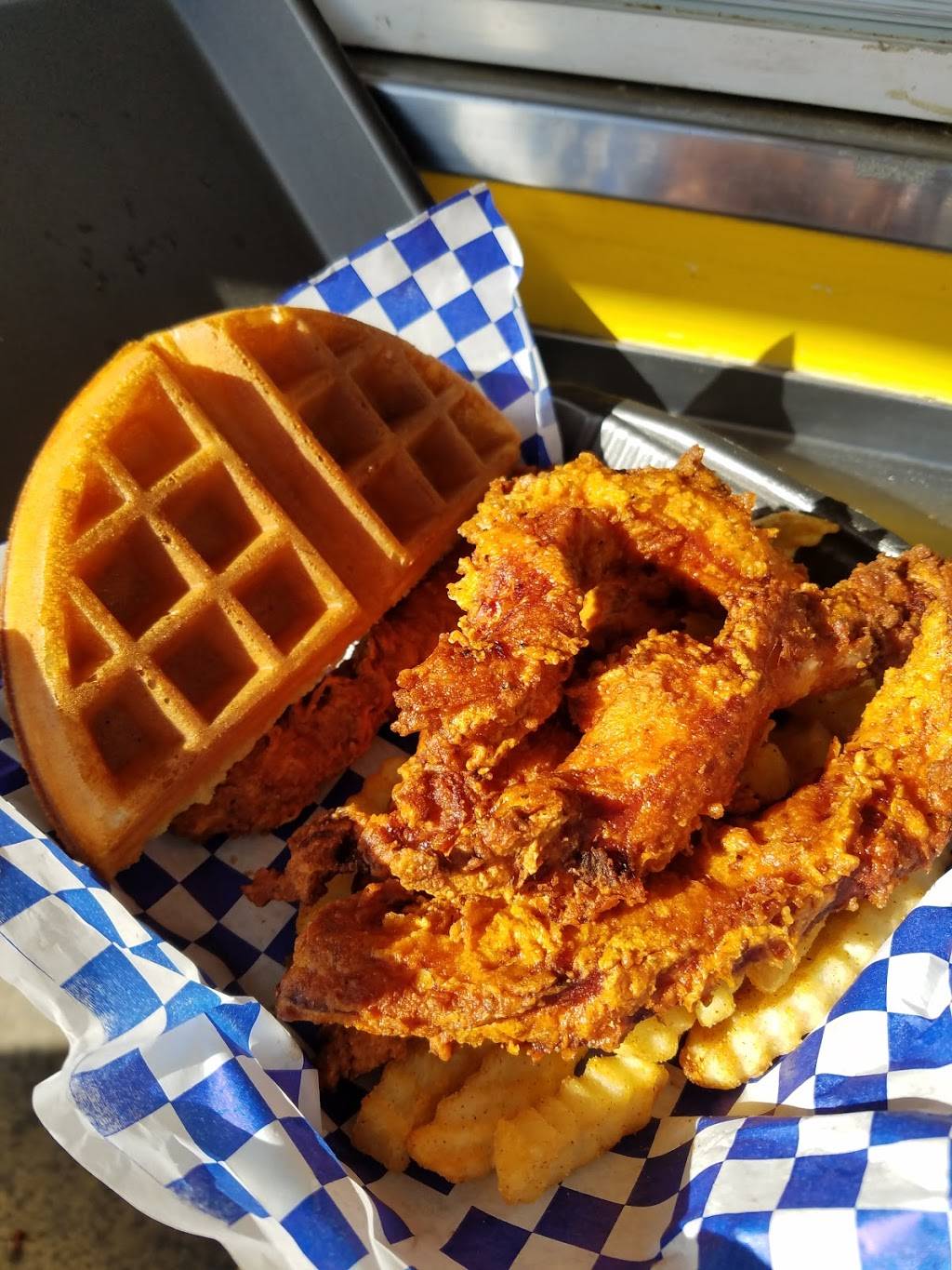 Longhorn Chicken | restaurant | 2512 Rio Grande St, Austin, TX 78705, USA | 5127202334 OR +1 512-720-2334