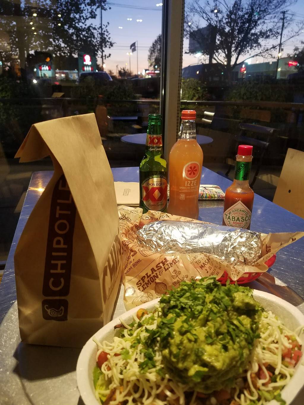 Chipotle Mexican Grill | restaurant | 2905 Richmond Rd, Lexington, KY 40509, USA | 8592681142 OR +1 859-268-1142