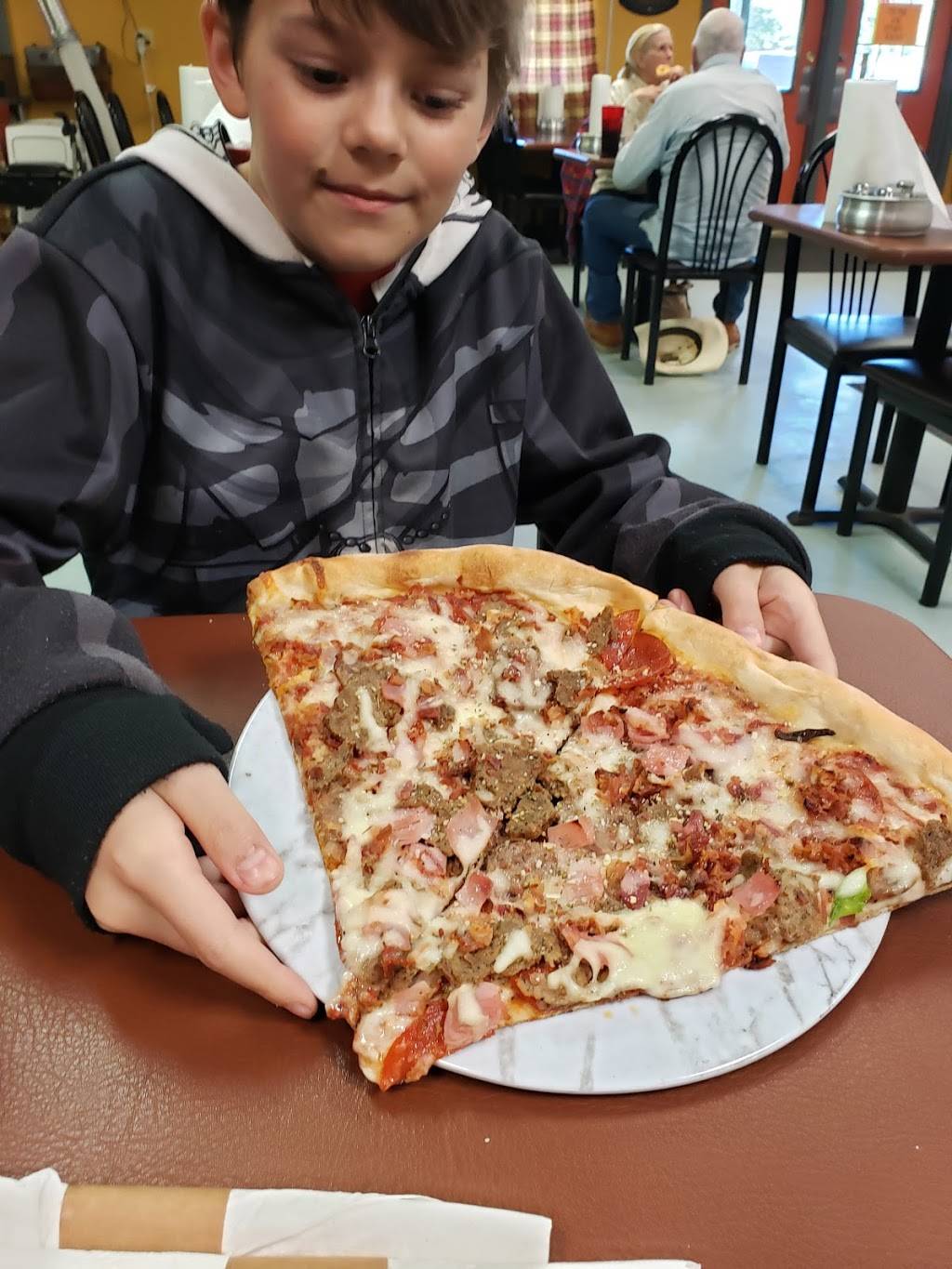 Salt Springs Pizza | restaurant | 14100 North Highway 19, Salt Springs, FL 32134, USA | 3526856665 OR +1 352-685-6665