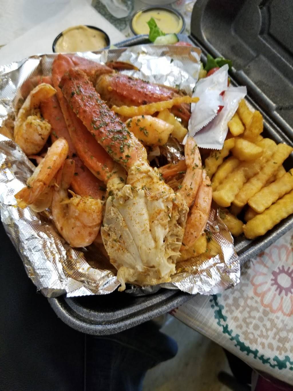 Nanas Seafood & Soul | restaurant | 176 Line St, Charleston, SC 29403, USA | 8439370002 OR +1 843-937-0002