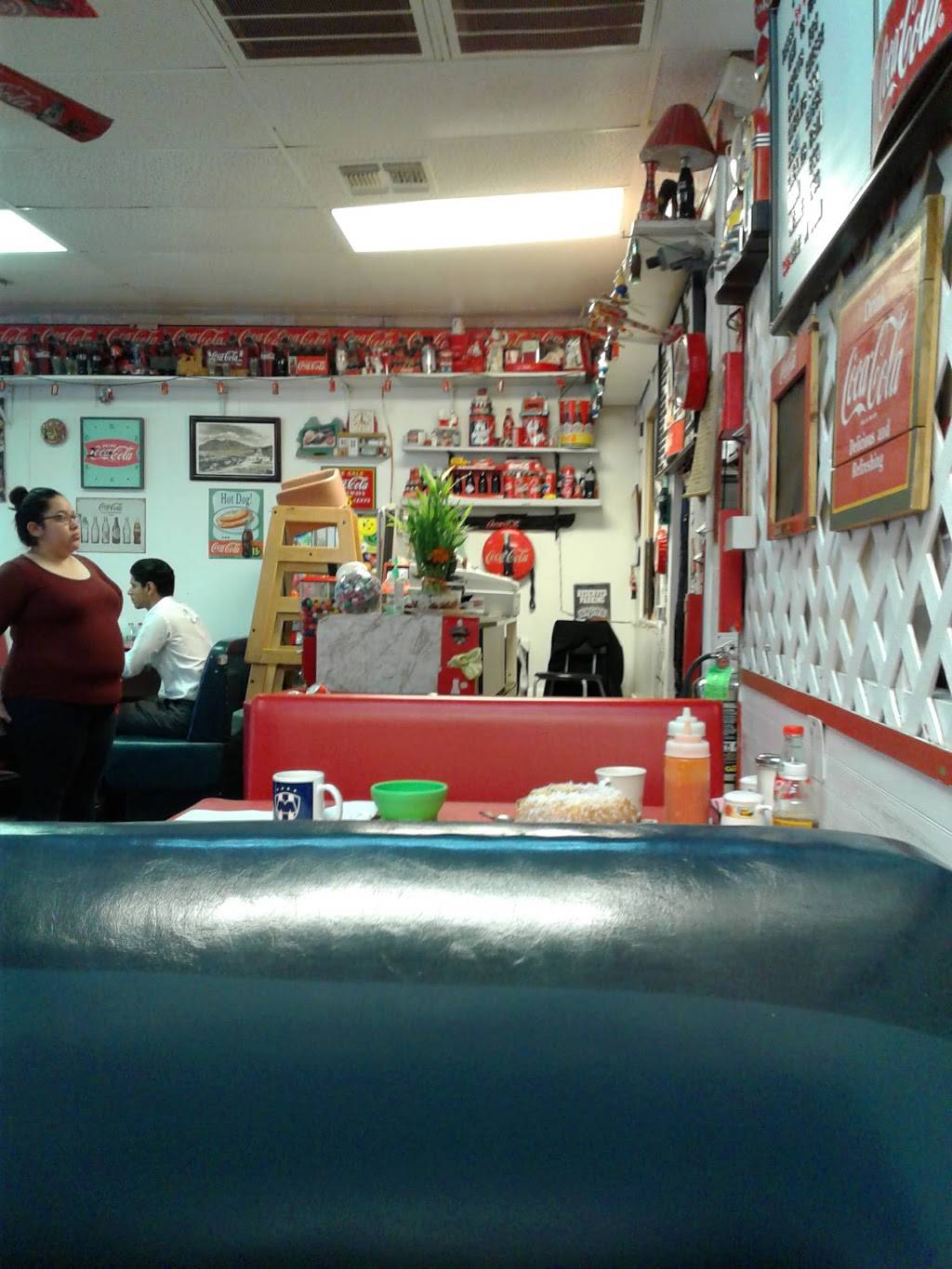 Lucy Cafe | restaurant | 2517 West Ave, San Antonio, TX 78201, USA | 2107377166 OR +1 210-737-7166