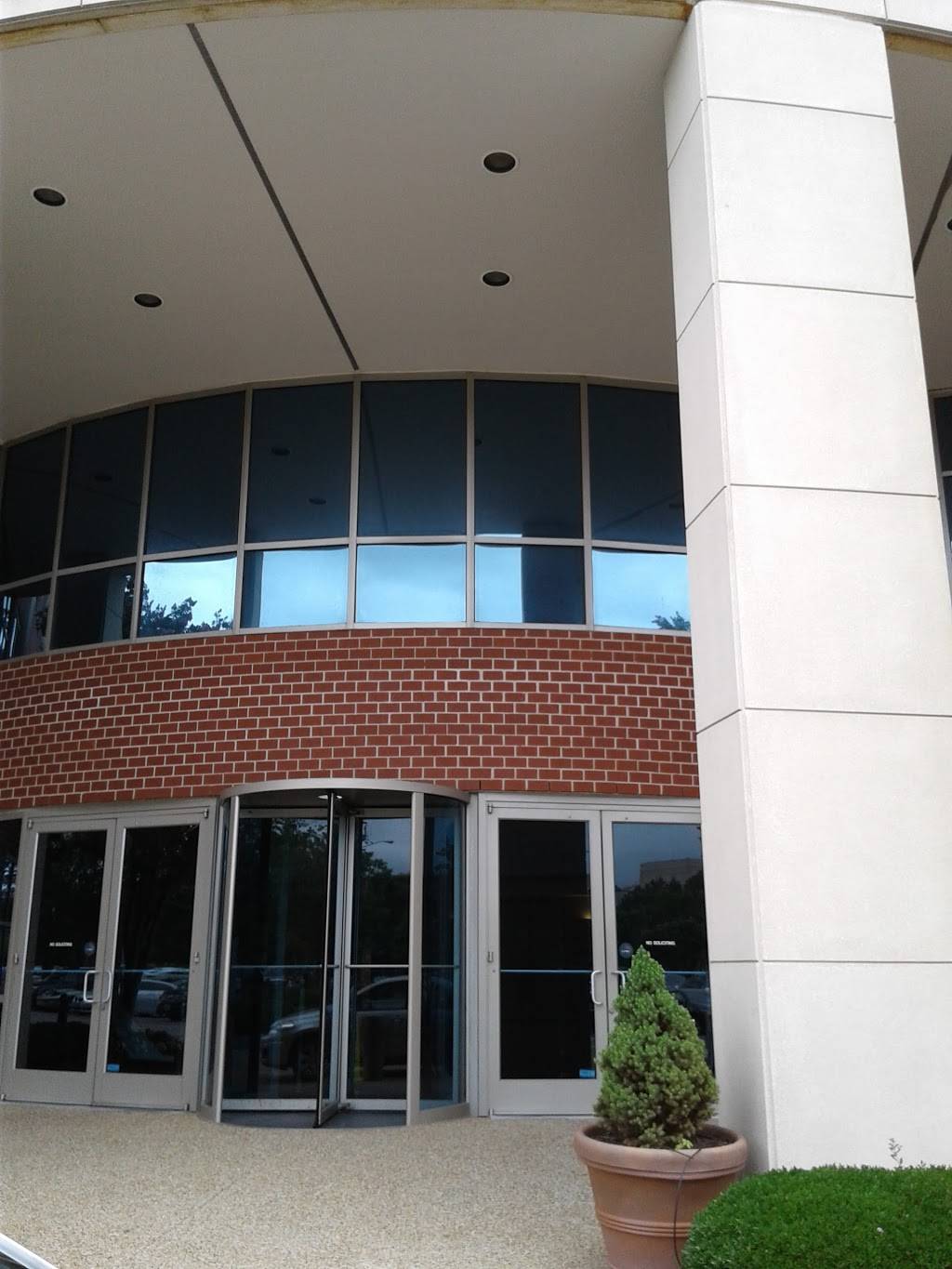 Twin Oaks Cafe | cafe | 5800 Lake Wright Dr, Norfolk, VA 23502, USA | 7572222233 OR +1 757-222-2233