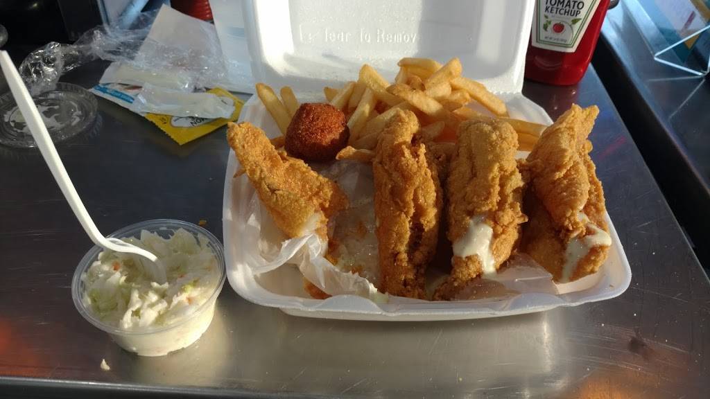 Sharks Fish and Chicken | restaurant | 7120 159th St, Orland Park, IL 60462, USA | 7084294330 OR +1 708-429-4330