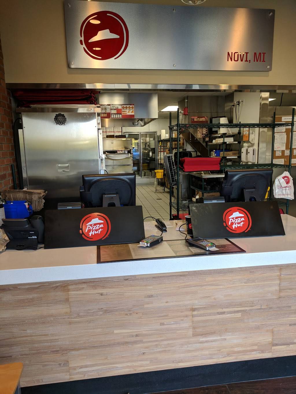 Pizza Hut | meal takeaway | 43443 Grand River Ave Ste 220, Novi, MI 48375, USA | 2483484600 OR +1 248-348-4600