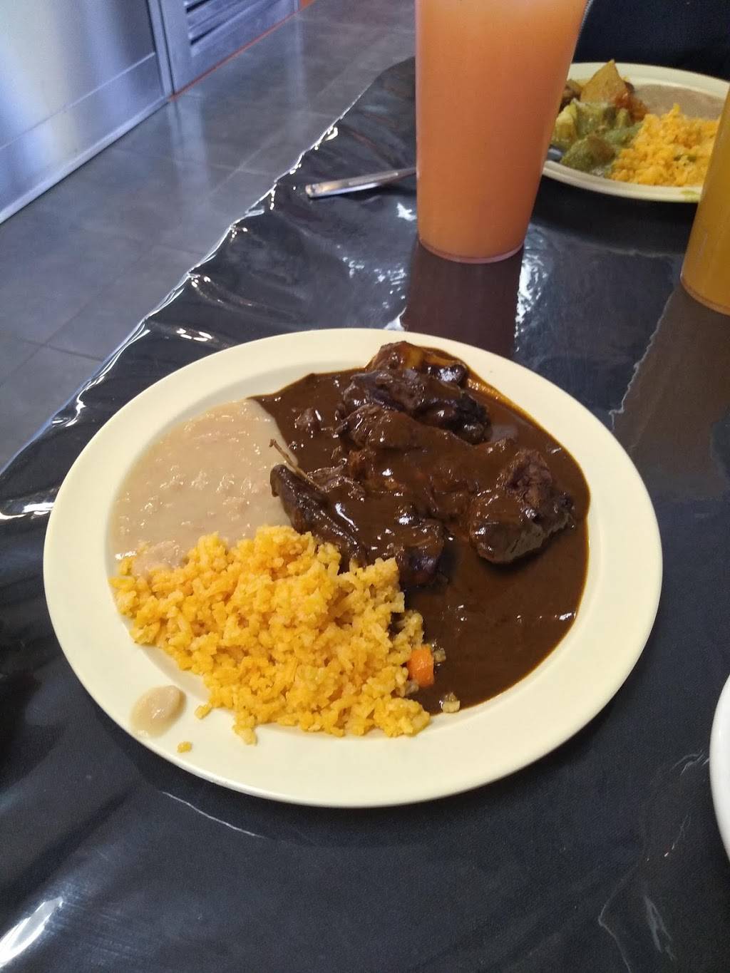 Cocina Azteca | restaurant | 111 E Chapman Ave, Placentia, CA 92870, USA | 7145779900 OR +1 714-577-9900