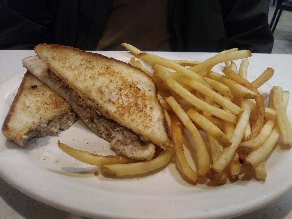 Hot Dog Heaven | restaurant | 1551 Harlem Rd, Cheektowaga, NY 14206, USA | 7168966616 OR +1 716-896-6616