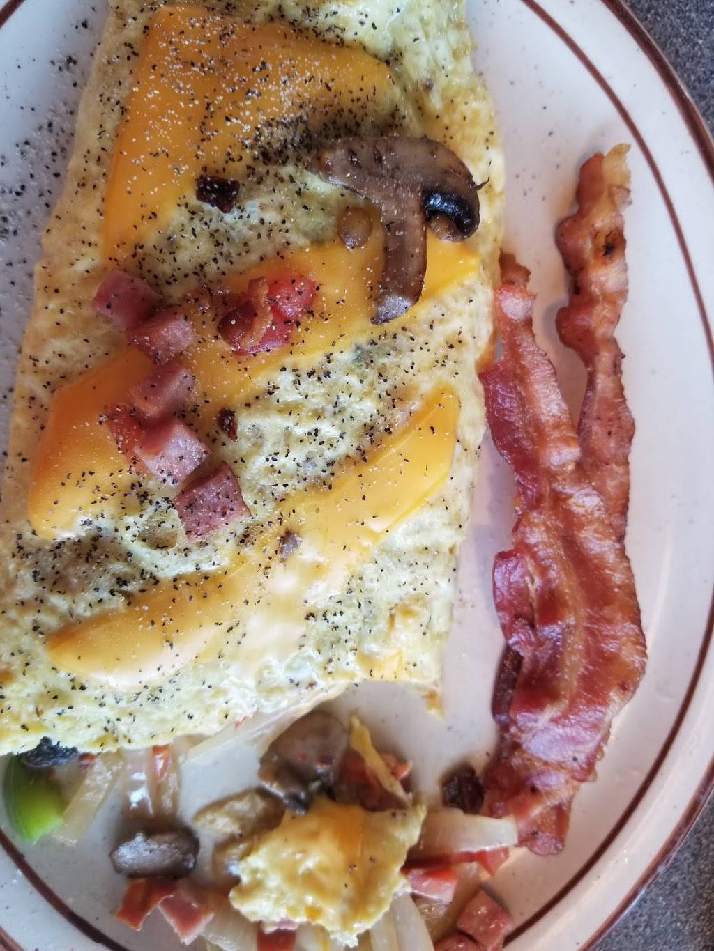 Jerrys Great American Restaurant | restaurant | 103 W McCauley Dr, Uhrichsville, OH 44683, USA | 7409220092 OR +1 740-922-0092