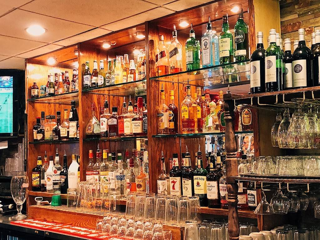 Hersheys Restaurant | restaurant | 17030 Oakmont Ave, Gaithersburg, MD 20877, USA | 3019489893 OR +1 301-948-9893