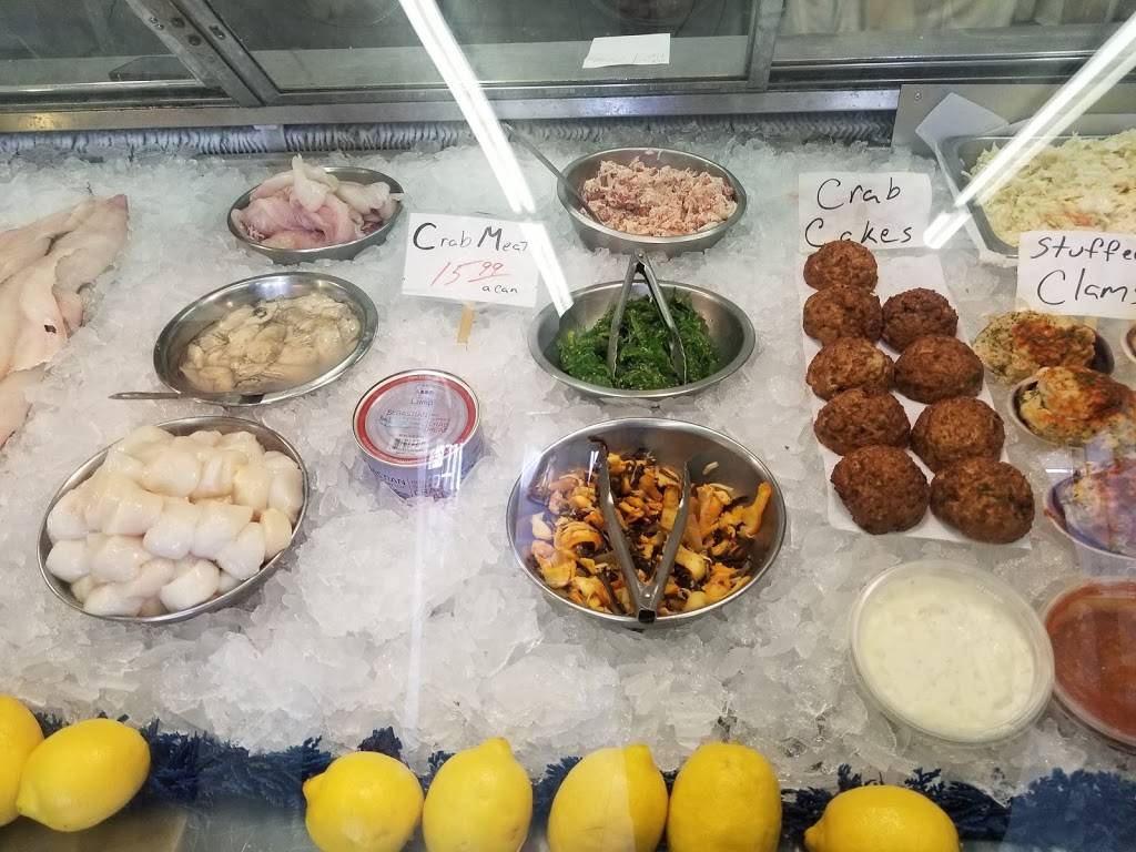 Freds Seafoods | restaurant | 49 N Main St, Randolph, MA 02368, USA | 7819639824 OR +1 781-963-9824