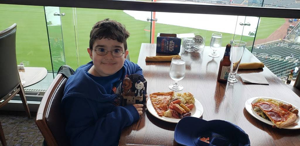 Porsche Grille | restaurant | 123-01 Roosevelt Ave, Flushing, NY 11368, USA | 7185654333 OR +1 718-565-4333