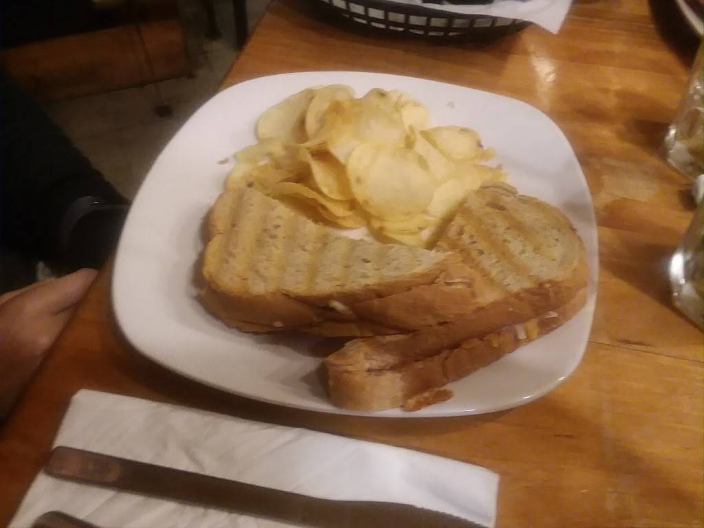 Captain Benders Tavern | restaurant | 111 E Main St, Sharpsburg, MD 21782, USA | 3014325813 OR +1 301-432-5813