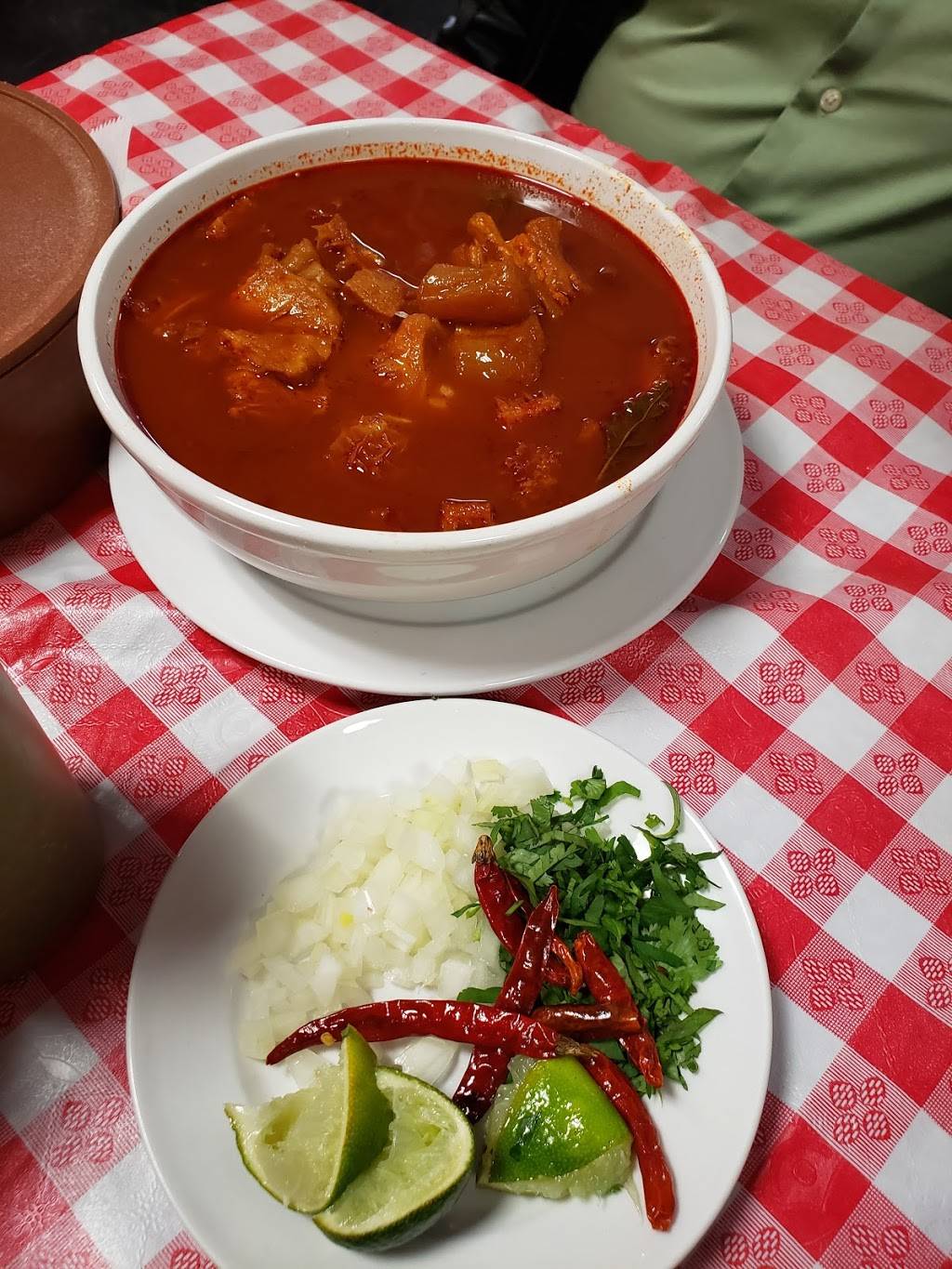 Pozoleria "Iguala" | restaurant | 3835 W Fullerton Ave, Chicago, IL 60647, USA | 7736979245 OR +1 773-697-9245