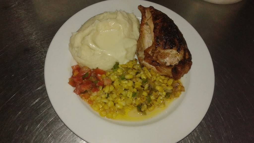 Clough Crossings | restaurant | 6892 Clough Pike, Cincinnati, OH 45244, USA | 5136247800 OR +1 513-624-7800