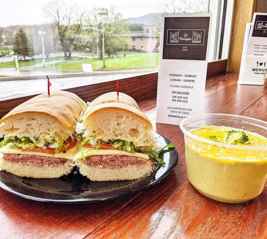 Di Famiglia | restaurant | 310 Oakwood Ave, Troy, NY 12182, USA | 5182331111 OR +1 518-233-1111