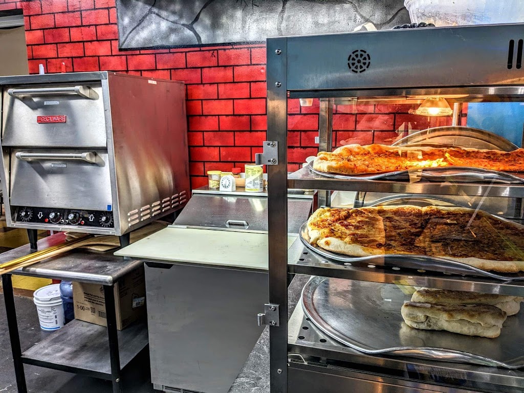 Suzie’s Pizza | restaurant | 100 N 9th St, Richmond, IN 47374, USA | 7653738271 OR +1 765-373-8271