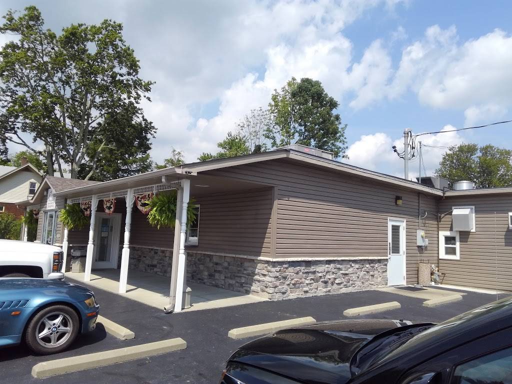 Janets Diner | restaurant | 12805 North St, Dillsboro, IN 47018, USA | 8124325410 OR +1 812-432-5410