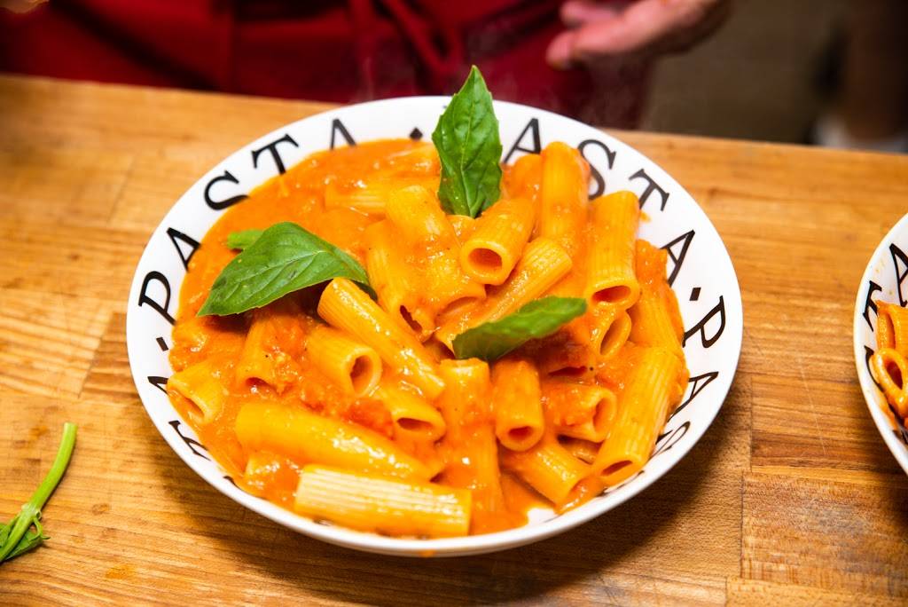 Bonomo’s Pizzeria | restaurant | 526 Broadway, Massapequa, NY 11758, USA | 5168099008 OR +1 516-809-9008